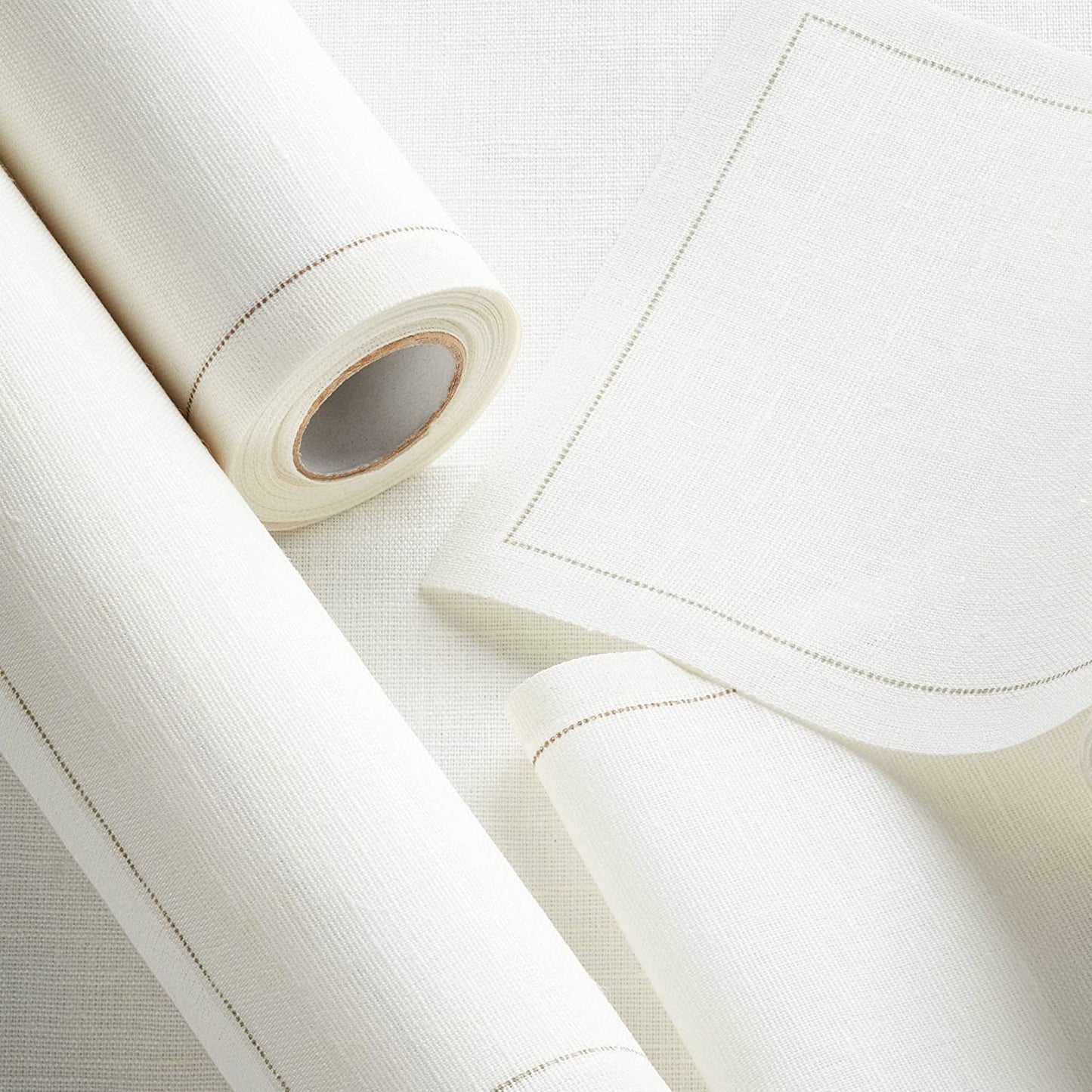 Roll of 50 my drap cloth napkins 11×11 cm, 100 % cotton, in white. The ideal napkin for cocktails and aperitifs. Thanks to their size, they can also be used as coasters or to decorate your table. Ideal for Hotels, Bars and event caterers